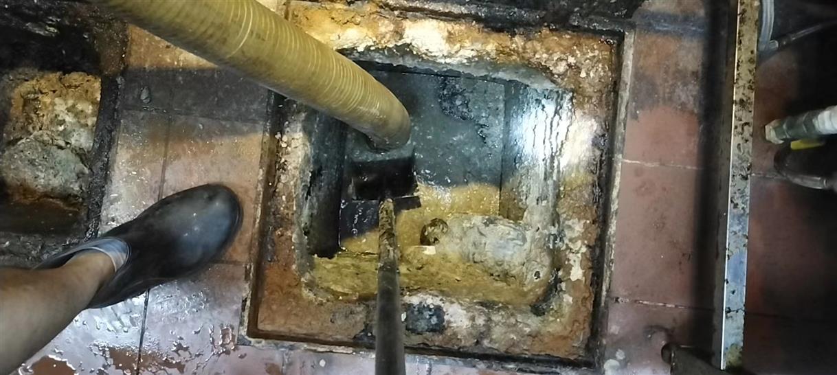 重兴镇污水池清理一般都有毒气，怎么预防中毒呢？