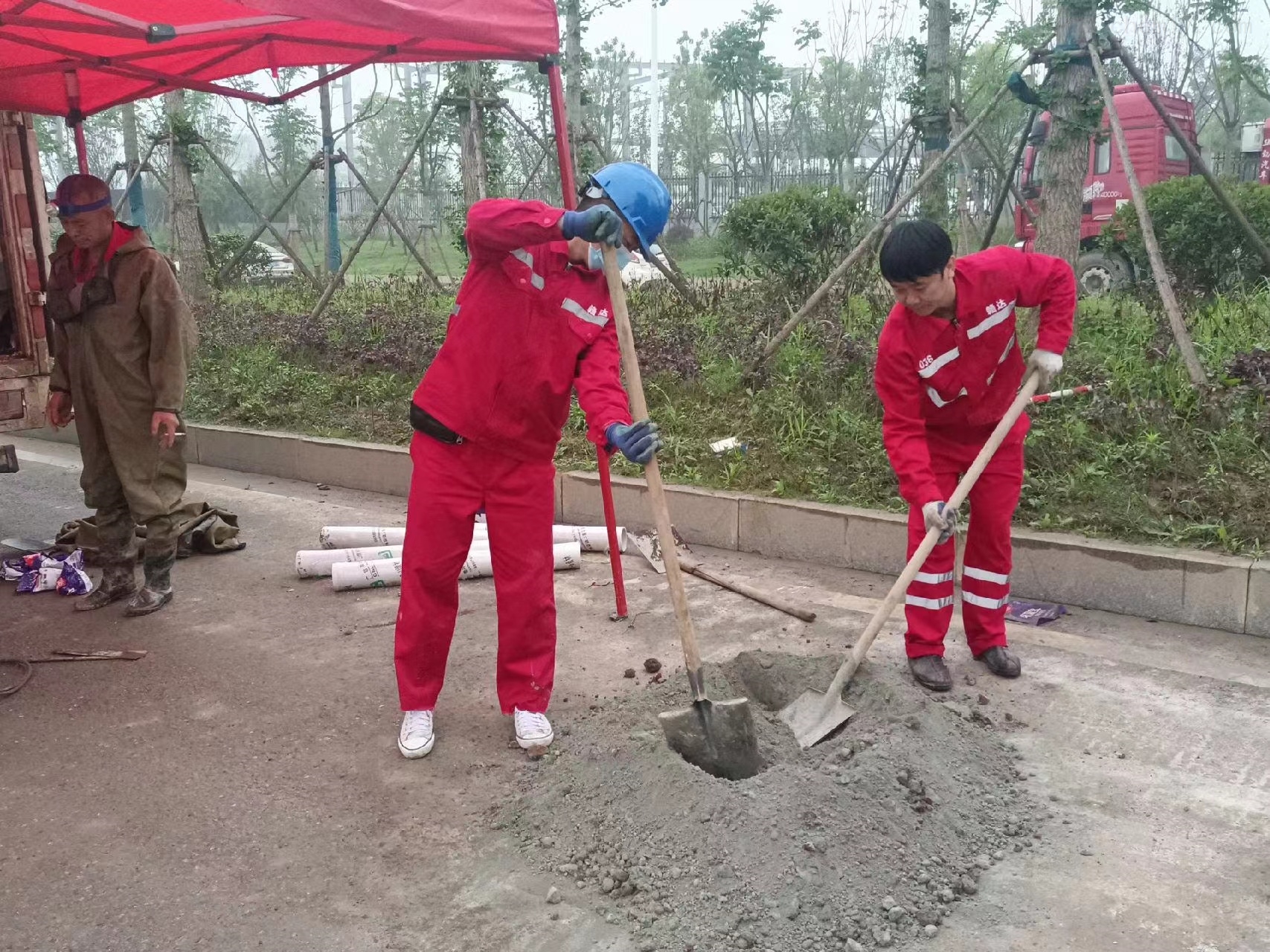 重兴镇管道疏通哪家好】及时进行市政管道清淤
