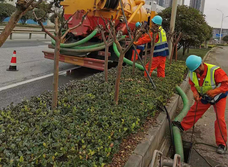 重兴镇市政管道清淤